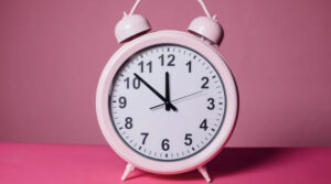 Telling the time in French: expressions, and how to say time in French